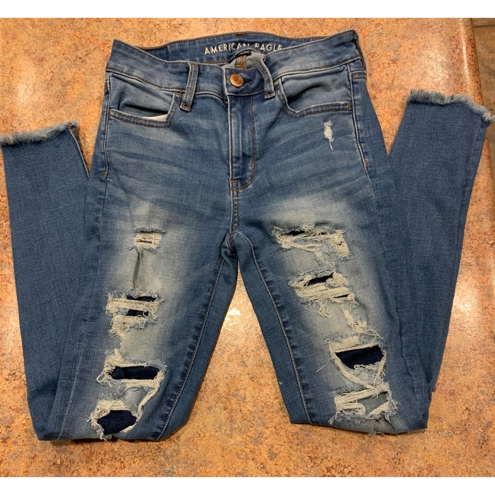 American Eagle Distressed  Jeans  Size 2R (W26\L28